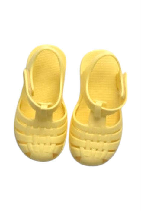 A Yellow Sandals from Igor in size 18-24M for girl. (Back View)