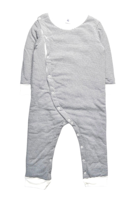 A Grey Onesies from Chateau de Sable in size 3T for girl. (Front View)
