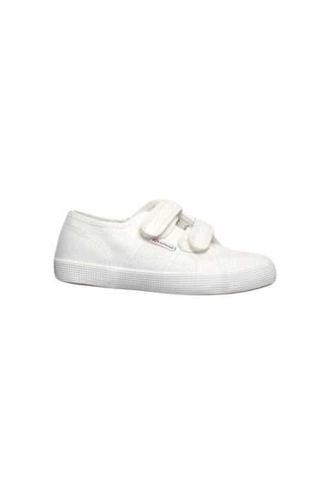 A White Sneakers from Superga in size 6T for girl. (Front View)