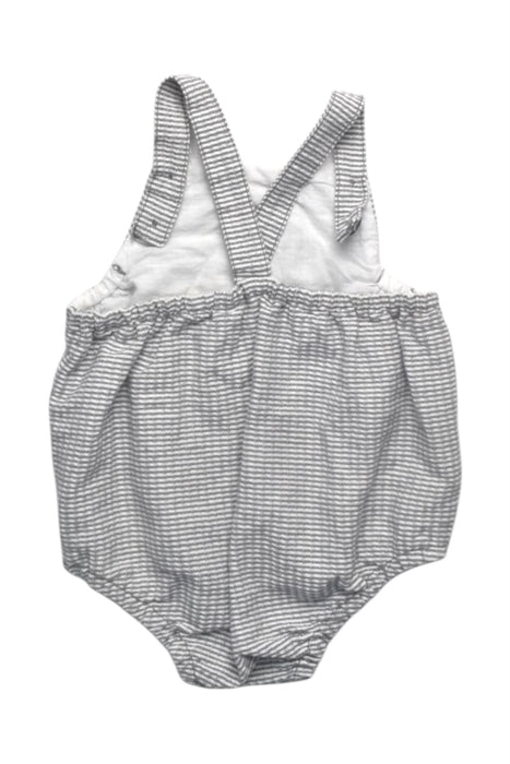 A Grey Sleeveless Rompers from Seed in size 6-12M for boy. (Back View)