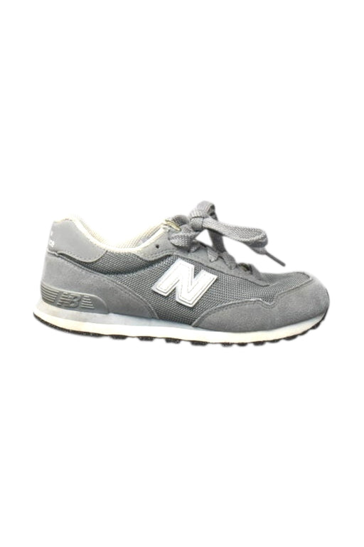 A Grey Sneakers from New Balance in size 3T for boy. (Front View)