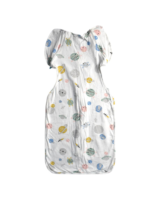 A Multicolour Swaddles from Love To Dream in size 6-12M for boy. (Back View)