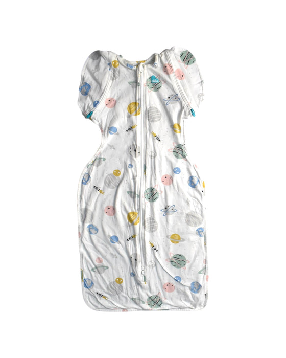 A Multicolour Swaddles from Love To Dream in size 6-12M for boy. (Front View)