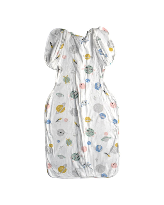 A Multicolour Swaddles from Love To Dream in size 6-12M for boy. (Back View)