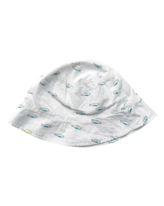 A White Sun Hats from Jacadi in size 3-6M for boy. (Front View)