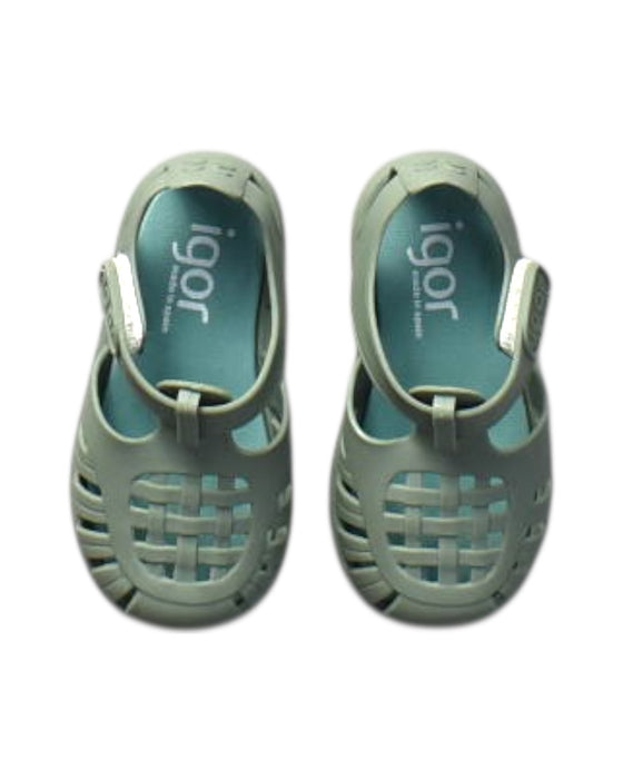 A Green Sandals from Igor in size 3T for boy. (Back View)