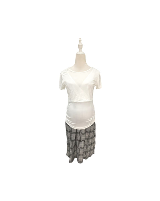 A White Short Sleeve Dresses from Mothercot in size Maternity-S for maternity. (Front View)