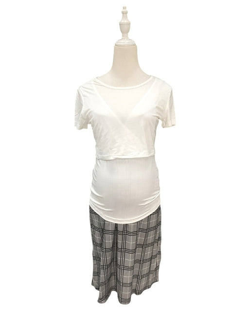 A White Short Sleeve Dresses from Mothercot in size Maternity-S for maternity. (Front View)