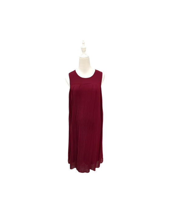 A Burgundy Sleeveless Dresses from Dear in size Maternity-S for maternity. (Front View)