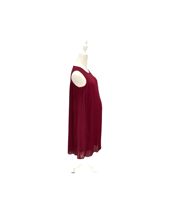 A Burgundy Sleeveless Dresses from Dear in size Maternity-S for maternity. (Back View)