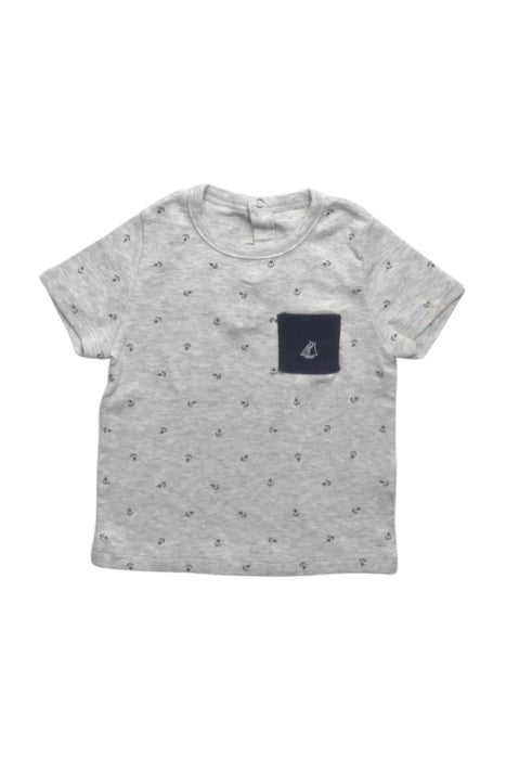 A Grey Short Sleeve T Shirts from Petit Bateau in size 12-18M for boy. (Front View)