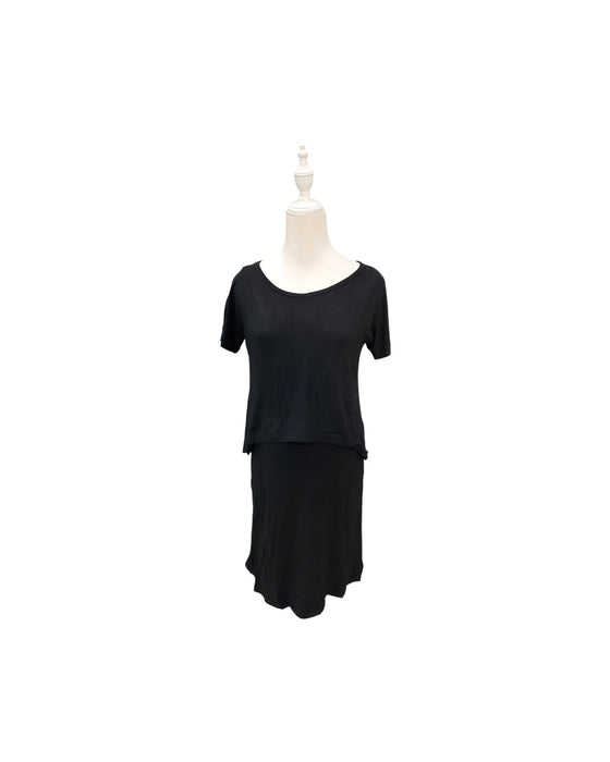 A Black Short Sleeve Dresses from Dear in size Maternity-S for maternity. (Front View)