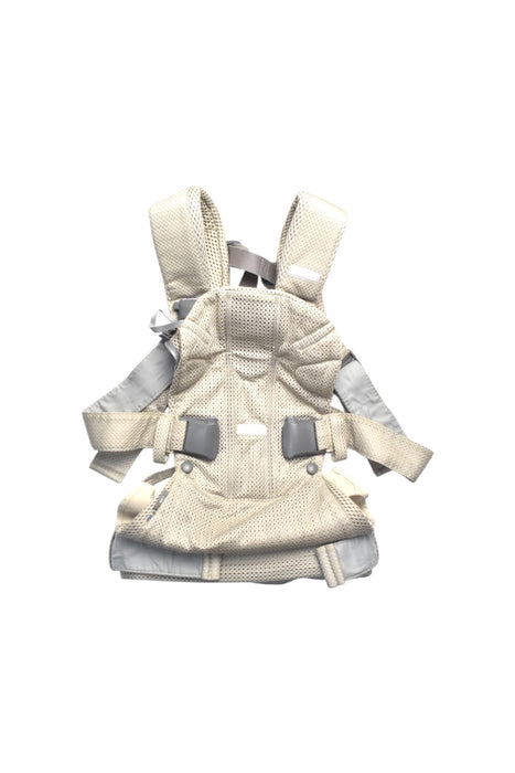A Beige Baby Carriers from BabyBjorn in size Newborn for neutral. (Back View)