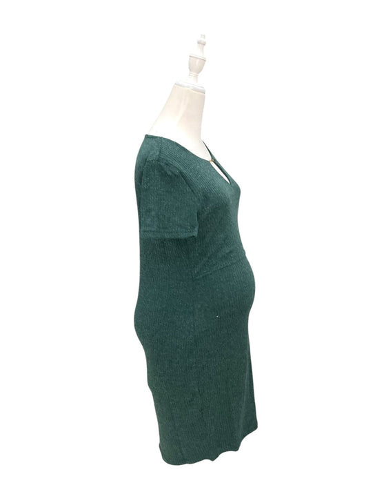 A Green Short Sleeve Dresses from Mothercot in size Maternity-S for maternity. (Back View)