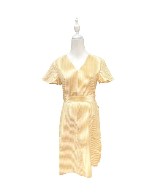 A Yellow Short Sleeve Dresses from Dear in size Maternity-S for maternity. (Front View)
