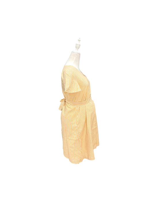 A Yellow Short Sleeve Dresses from Dear in size Maternity-S for maternity. (Back View)
