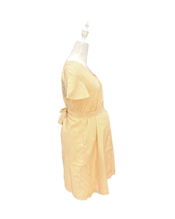 A Yellow Short Sleeve Dresses from Dear in size Maternity-S for maternity. (Back View)