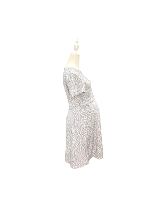 A Grey Short Sleeve Dresses from Dear in size Maternity-S for maternity. (Back View)