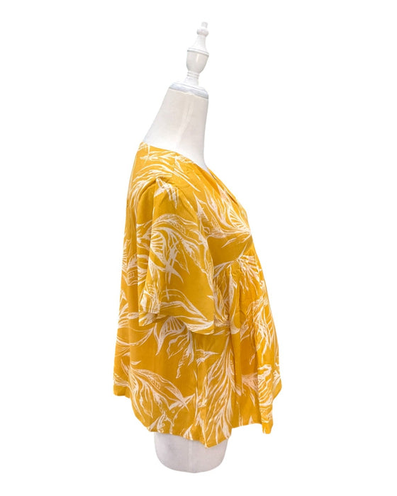 A Yellow Short Sleeve Tops from Dear in size Maternity-S for maternity. (Back View)