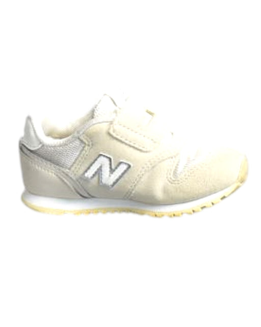 A  Sneakers from New Balance in size 18-24M for girl. (Front View)