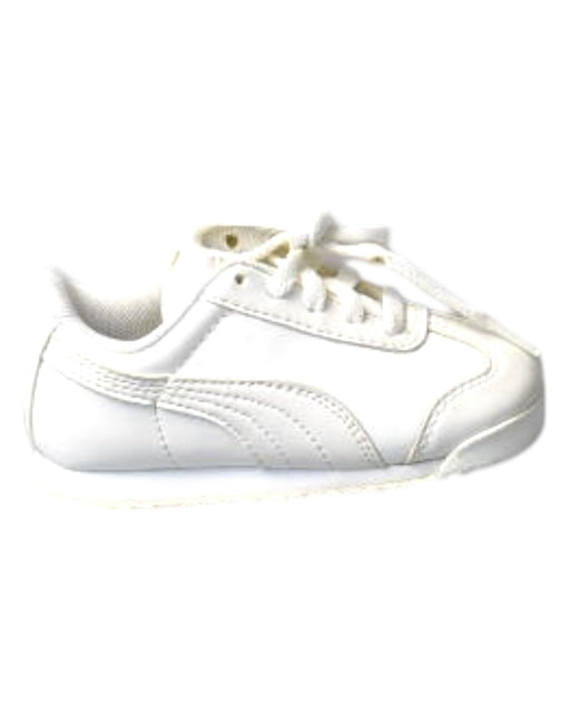 A White Sneakers from Puma in size 7Y for neutral. (Front View)