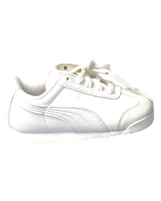 A White Sneakers from Puma in size 7Y for neutral. (Front View)