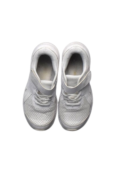 A White Sneakers from ASICS in size 9Y for neutral. (Back View)