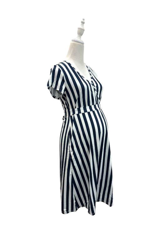 A White Short Sleeve Dresses from Mothercot in size Maternity-S for maternity. (Front View)