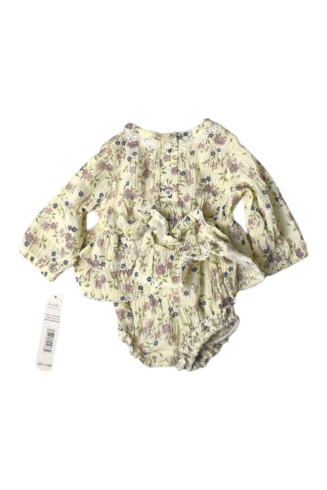 A Ivory Long Sleeve Rompers from Nicole Miller in size 6-12M for girl. (Back View)