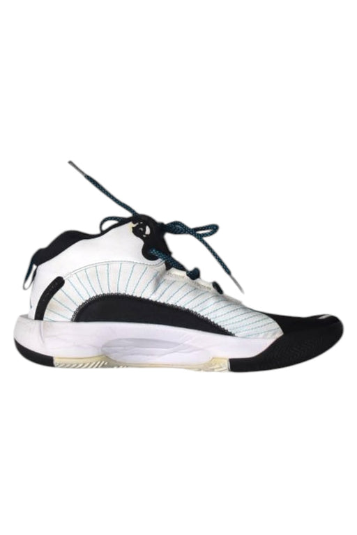 A White Sneakers from Air Jordan in size 14Y for boy. (Back View)