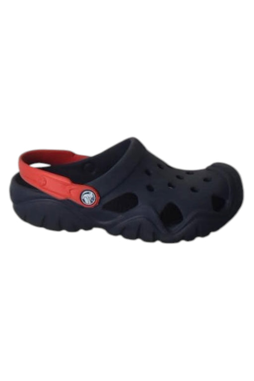 A Black Sandals from Crocs in size 6T for boy. (Front View)