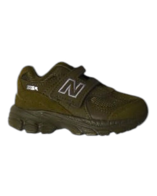 A Brown Sneakers from New Balance in size 12-18M for neutral. (Front View)