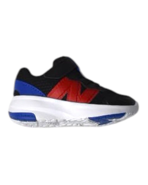 A Blue Sneakers from New Balance in size 12-18M for boy. (Front View)