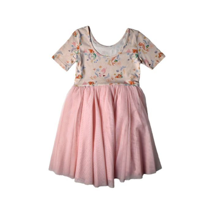 A Pink Short Sleeve Dresses from Disney X Elly in size 5T for girl. (Back View)