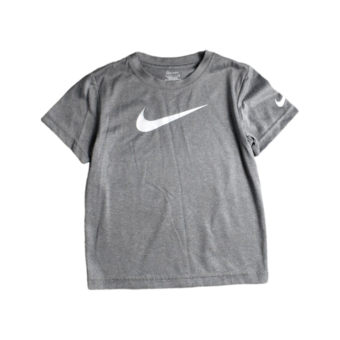 A Grey Short Sleeve T Shirts from Nike in size 7Y for boy. (Front View)