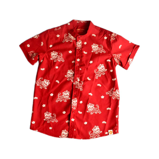 A Red Short Sleeve Shirts from Le Petit Society in size 6T for boy. (Front View)