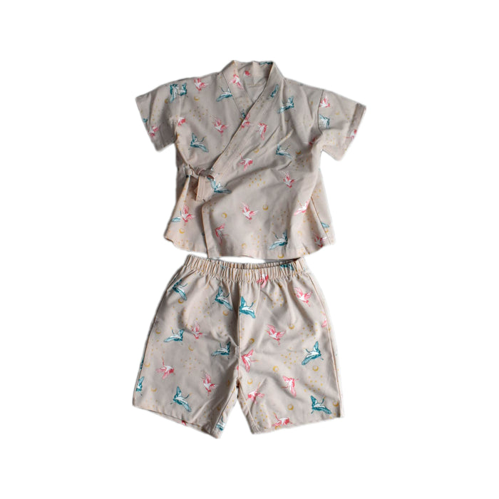 A Beige Shorts Sets from Le Petit Society in size 2T for girl. (Front View)