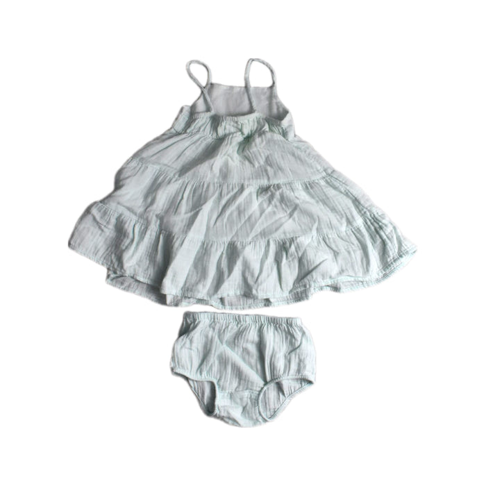 A White Dress Sets from Nordstrom in size 12-18M for girl. (Back View)