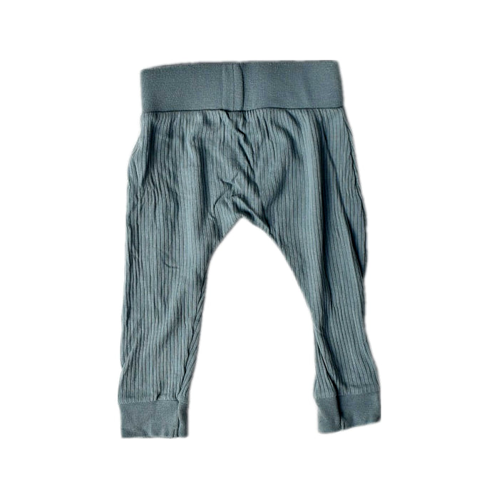 A Grey Casual Pants from Mori in size 6-12M for girl. (Back View)