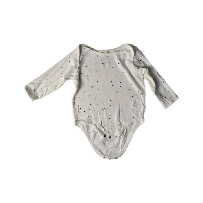 A White Long Sleeve Bodysuits from Mori in size 6-12M for girl. (Front View)