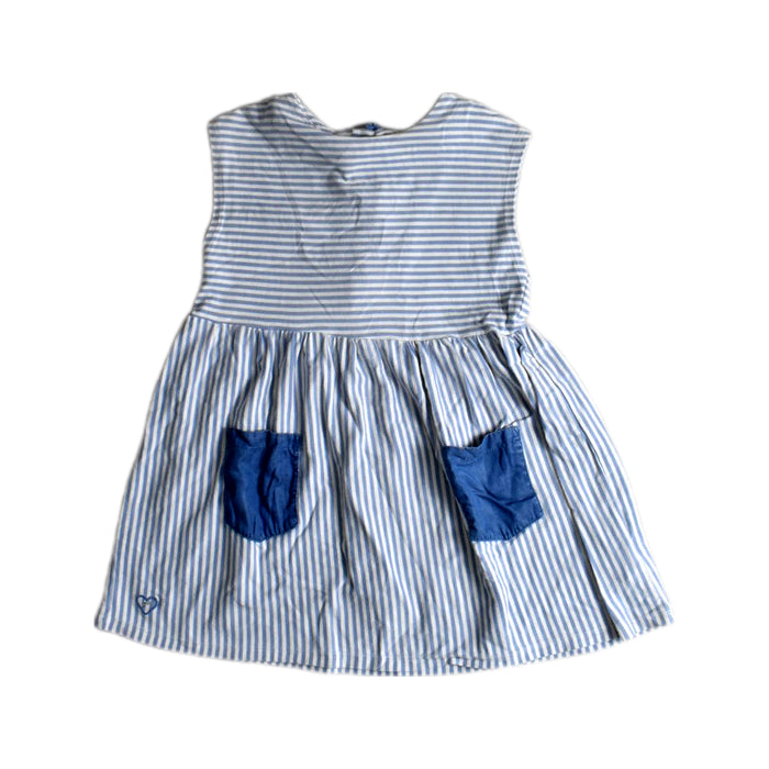 A Blue Sleeveless Dresses from Château de Sable in size 4T for girl. (Front View)