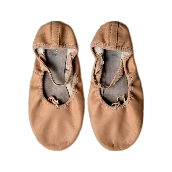 A Beige Flats from Bloch in size 3T for girl. (Back View)
