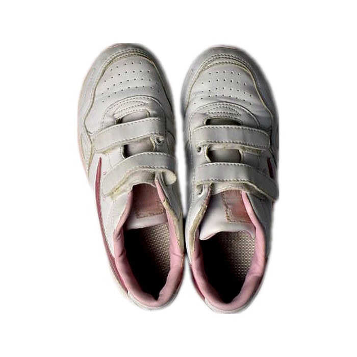 A White Sneakers from Fila in size 10Y for girl. (Back View)