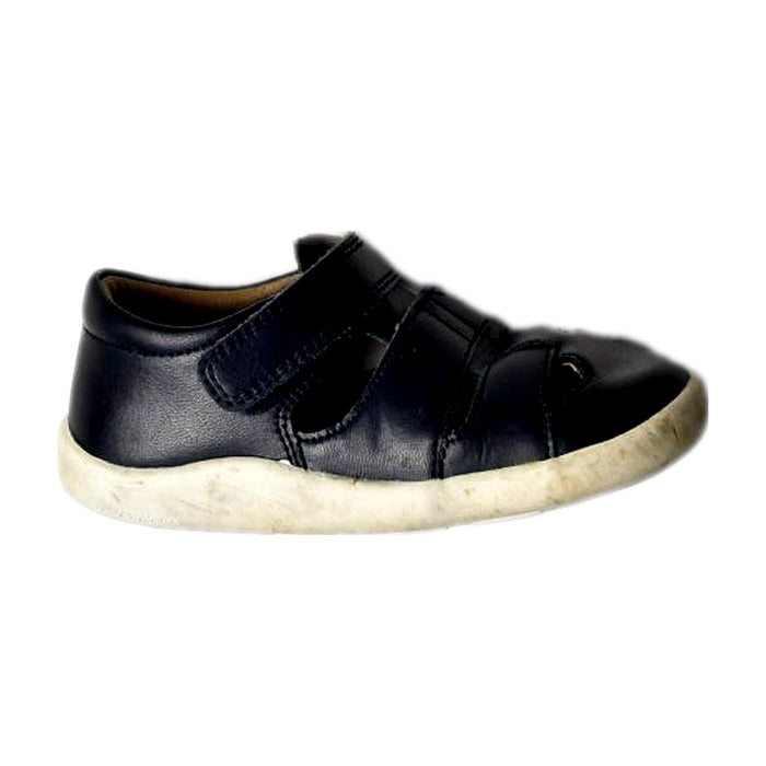 A Navy Sneakers from Bobux in size 3T for boy. (Front View)