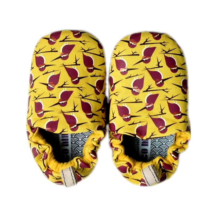 A Yellow Sneakers from Poco Nido in size 18-24M for neutral. (Back View)