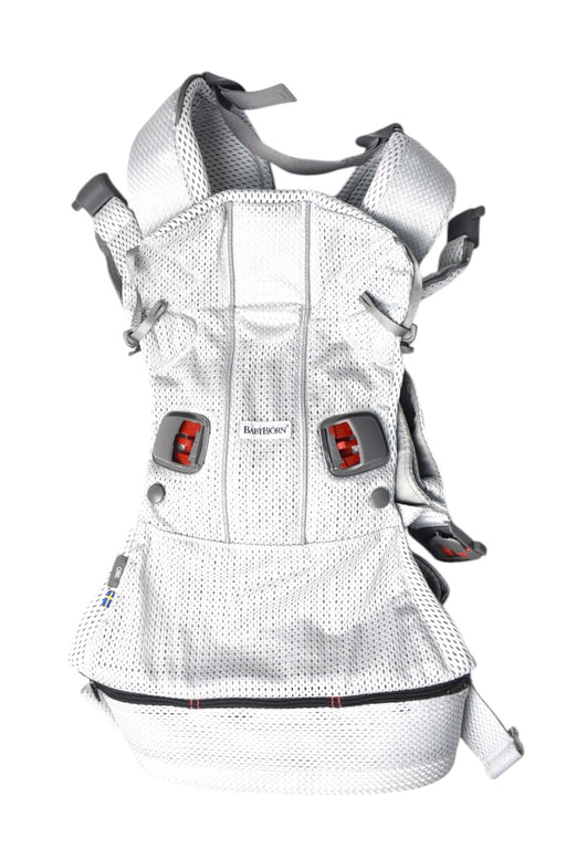 A Silver Baby Carriers from BabyBjorn in size 6-12M for neutral. (Front View)