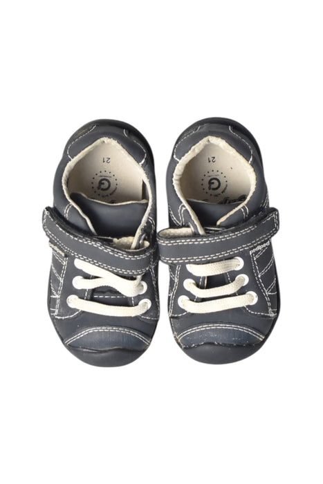 A Black Sneakers from pediped in size 12-18M for boy. (Back View)
