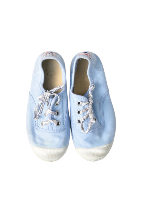 A Blue Sneakers from Cienta in size 3T for girl. (Back View)