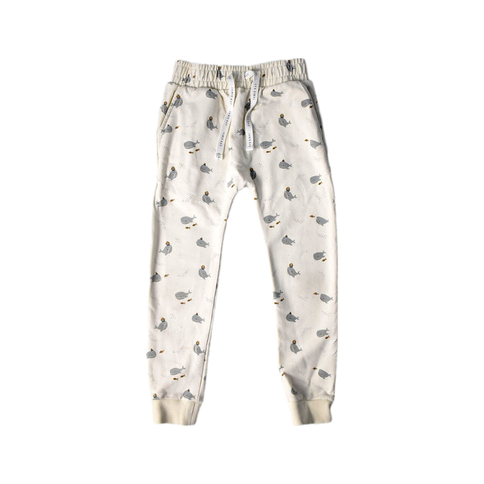 A Ivory Sweatpants from Jamie Kay in size 6T for boy. (Front View)