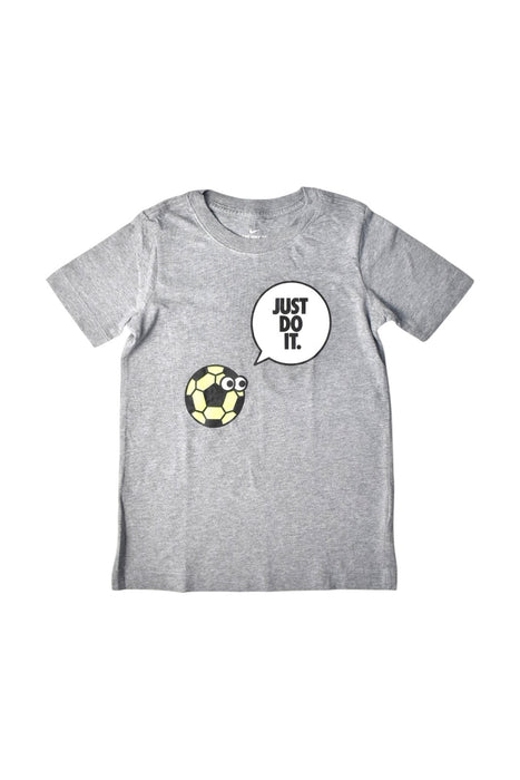 A Grey Short Sleeve T Shirts from Nike in size XS for boy. (Front View)